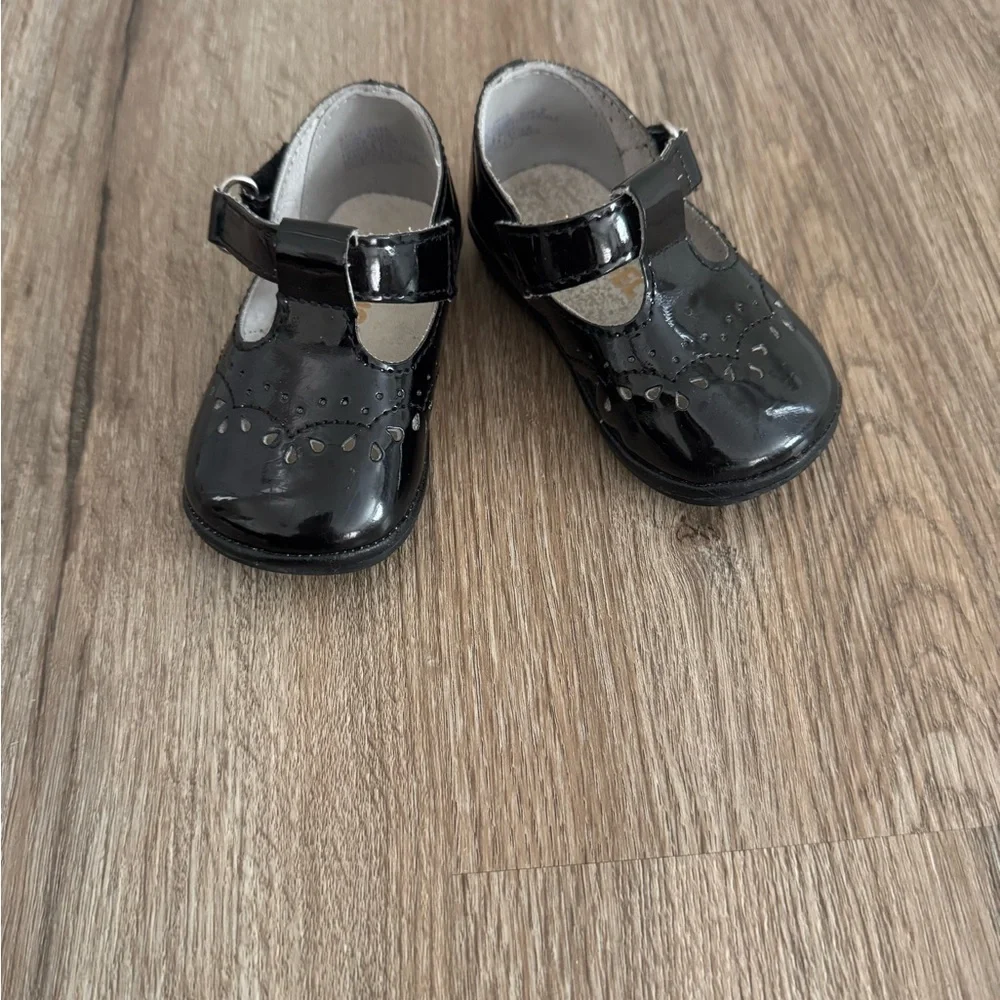 L'Amour Angel Black Patent Dress Shoes for Infants